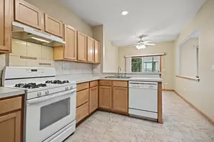 13240 S Bayberry Ln, Plainfield, IL 60544 - Photo 7