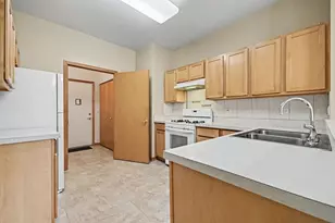 13240 S Bayberry Ln, Plainfield, IL 60544 - Photo 5