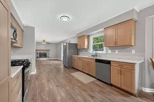 265 W Carol Ave, Cortland, IL 60112 - Photo 11