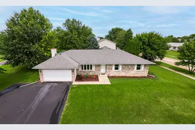 265 W Carol Avenue, Cortland, IL 60112 - Photo 1