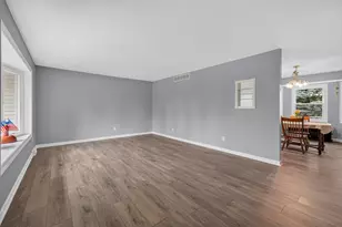 265 W Carol Ave, Cortland, IL 60112 - Photo 5