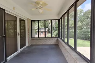 1031 Holly Ln, Glenview, IL 60025 - Photo 11