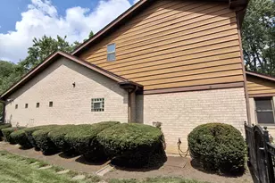 1031 Holly Ln, Glenview, IL 60025 - Photo 3