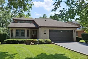 1031 Holly Ln, Glenview, IL 60025 - Photo 1