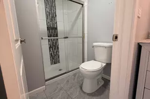 646 White Ct, Gurnee, IL 60031 - Photo 7