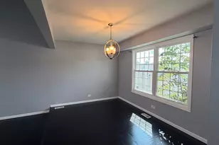 646 White Ct, Gurnee, IL 60031 - Photo 11