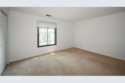 880 Johnstown Lane #B, Wheaton, IL 60189 - Photo 19