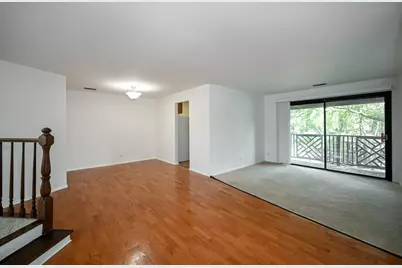 880 Johnstown Lane #B, Wheaton, IL 60189 - Photo 7