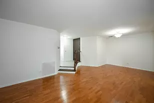 880 Johnstown Ln, Wheaton, IL 60189 - Photo 9