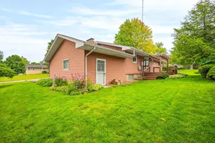 221 Hillside Ln, Bloomington, IL 61701 - Photo 25