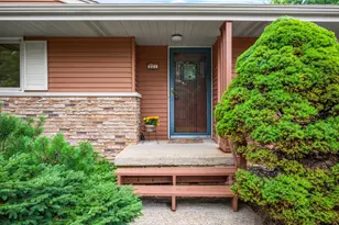 221 Hillside Ln, Bloomington, IL 61701 - Photo 3