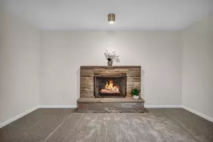 221 Hillside Ln, Bloomington, IL 61701 - Photo 5