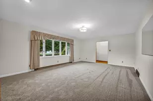 221 Hillside Ln, Bloomington, IL 61701 - Photo 7
