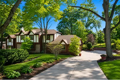 1211 S Grove Avenue, Barrington, IL 60010 - Photo 1