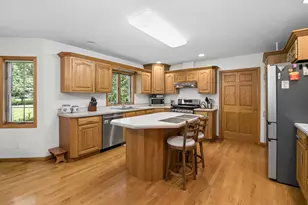 559 Hollyberry Ln, Bourbonnais, IL 60914 - Photo 5