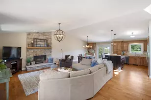 9N859 Channel Ct, Elgin, IL 60124 - Photo 13