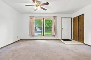 129 Dolores St, Oswego, IL 60543 - Photo 3