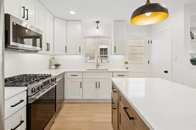 3820 Dobson Street, Skokie, IL 60076 - Photo 9