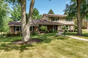 2823 Woodhill Dr, Rockford, IL 61114 - Photo 9