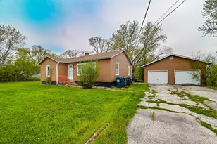 2710 30th St, Zion, IL 60099 - Photo 3