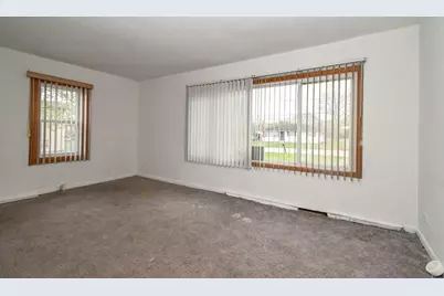 2710 30th Street, Zion, IL 60099 - Photo 5