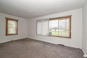 2710 30th St, Zion, IL 60099 - Photo 5