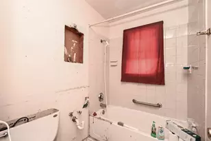629 S Fulton Ave, Waukegan, IL 60085 - Photo 9
