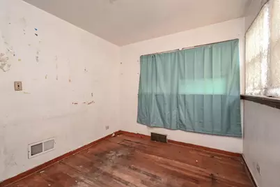 629 S Fulton Avenue, Waukegan, IL 60085 - Photo 7
