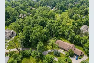 2060 Suffork Road, Northfield, IL 60093 - Photo 1
