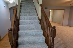 41W475 Silvana Dr, Elgin, IL 60124 - Photo 3