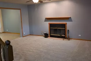41W475 Silvana Dr, Elgin, IL 60124 - Photo 5