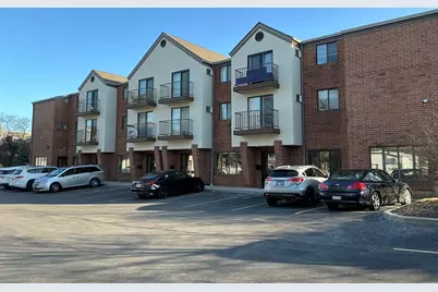215 E Park Avenue #202, Libertyville, IL 60048 - Photo 1