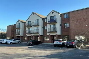 215 E Park Ave, Libertyville, IL 60048 - Photo 1