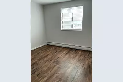 215 E Park Avenue #202, Libertyville, IL 60048 - Photo 5