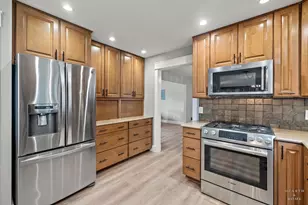 3220 W Lorient Dr, McHenry, IL 60050 - Photo 7