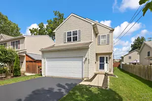 422 Stewart Ave, Woodstock, IL 60098 - Photo 1
