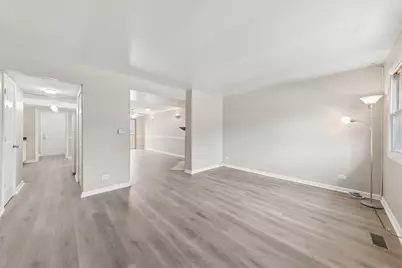 942 Cardiff Court, Schaumburg, IL 60194 - Photo 3