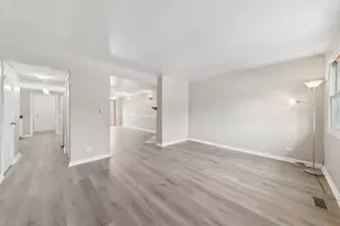 942 Cardiff Ct, Schaumburg, IL 60194 - Photo 3