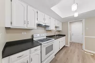 942 Cardiff Ct, Schaumburg, IL 60194 - Photo 9