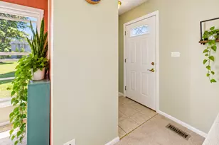636 Newton Ct, Schaumburg, IL 60194 - Photo 11