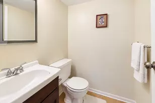 636 Newton Ct, Schaumburg, IL 60194 - Photo 21