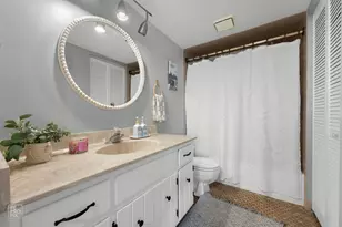 10572 S Palos Pl, Palos Hills, IL 60465 - Photo 19