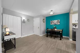 10572 S Palos Pl, Palos Hills, IL 60465 - Photo 5