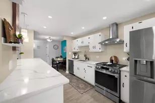 10572 S Palos Pl, Palos Hills, IL 60465 - Photo 11