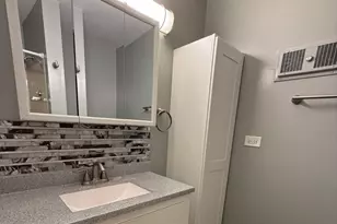 2116 Briar Hill Dr, Schaumburg, IL 60194 - Photo 11