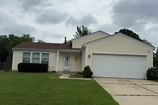 2116 Briar Hill Dr, Schaumburg, IL 60194 - Photo 1
