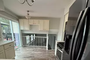 2116 Briar Hill Dr, Schaumburg, IL 60194 - Photo 5