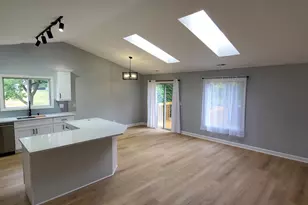 2436 W Salem Ct, Woodridge, IL 60517 - Photo 3