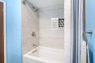 5547 S Neenah Ave, Chicago, IL 60638 - Photo 13