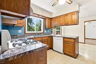 520 Glenwood Trail, Elgin, IL 60120 - Photo 19
